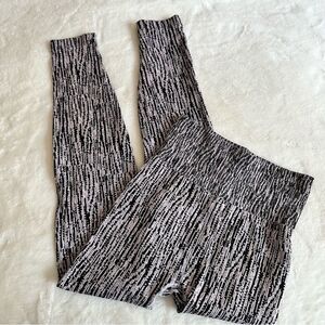 ATHLETA Flurry Elemental Tight Size Small